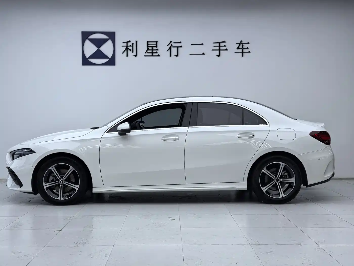 Mercedes-Benz A-Class 2024 A 200 L Fashion Edition фото 2