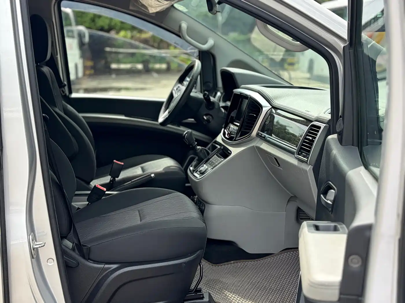 JAC Refine Refine M4 2017 2017 1.9T Diesel Manual Luxury