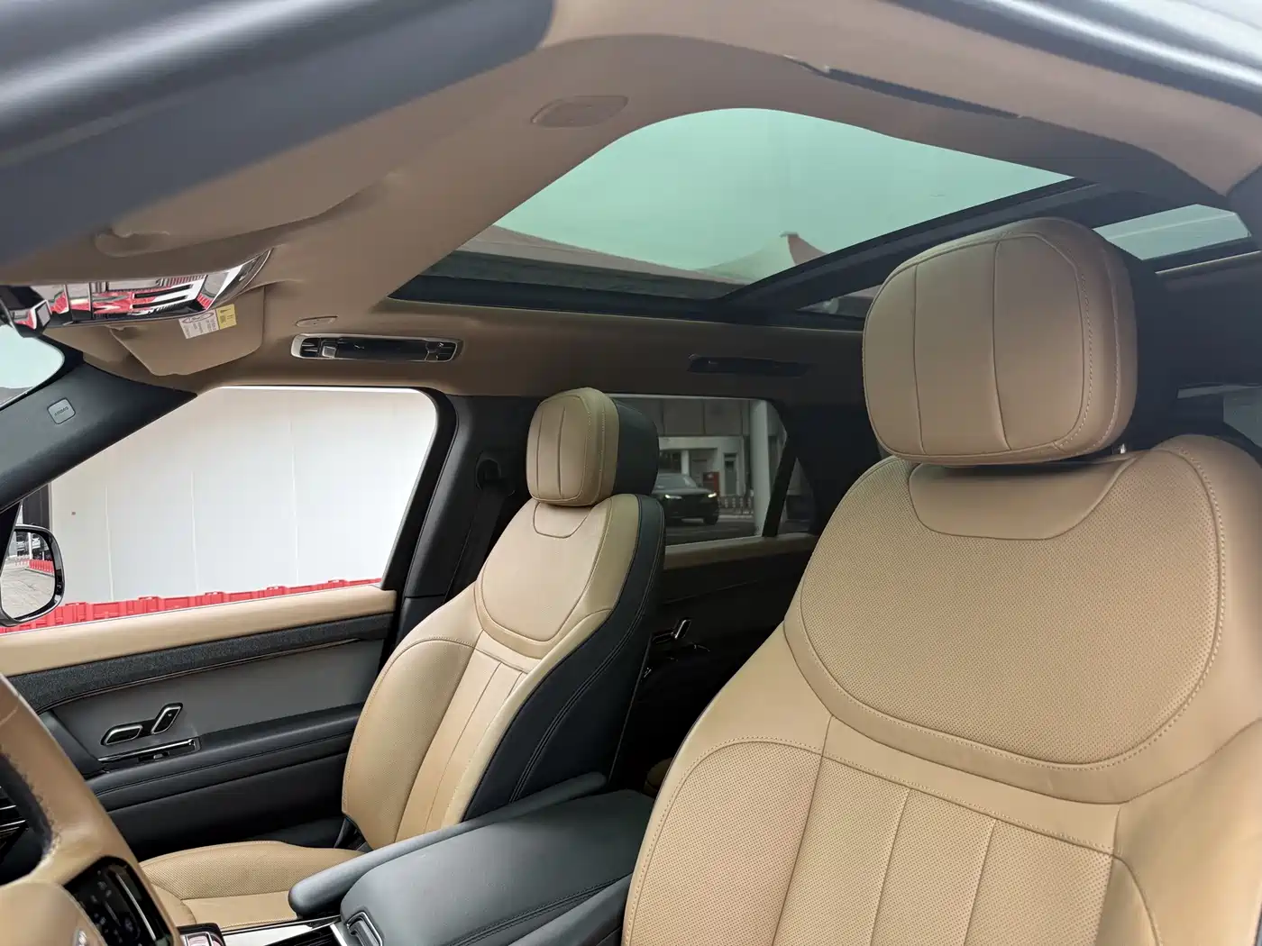 Фото 9 - Land Rover Range Rover Sport