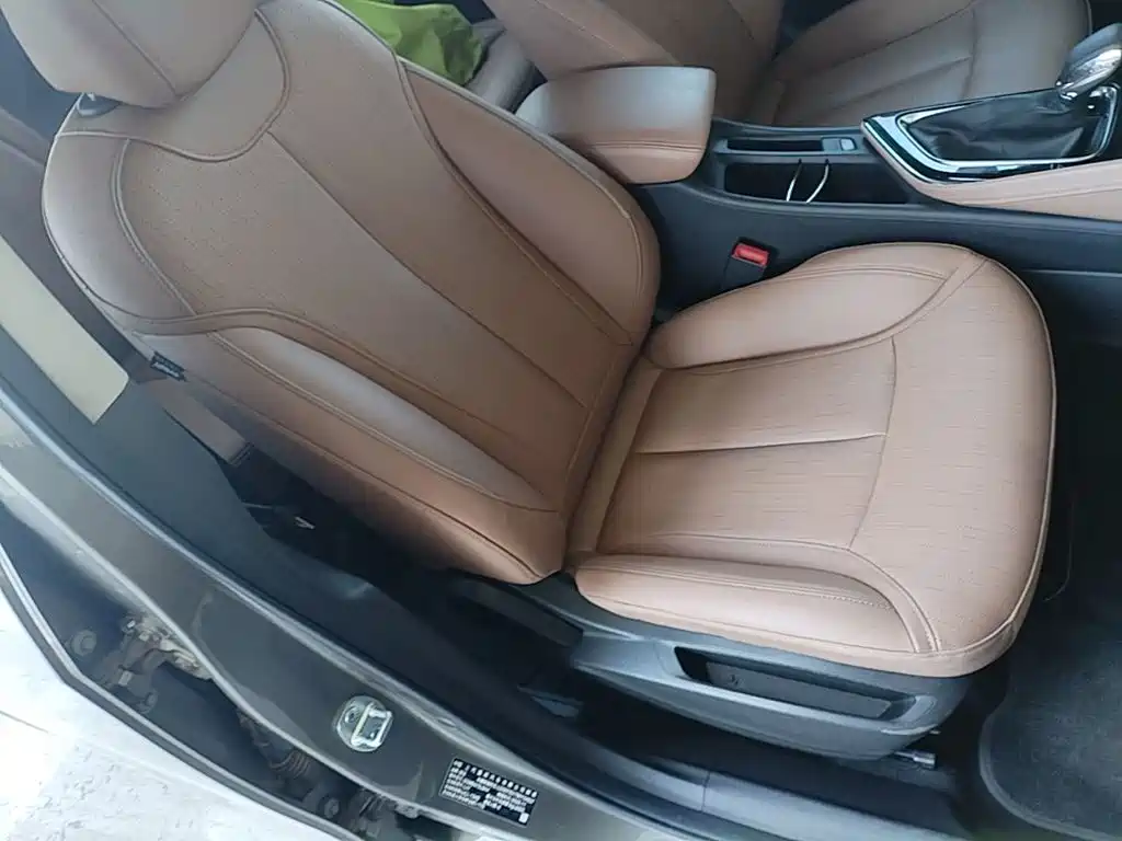 Photo 25 - Buick GL6