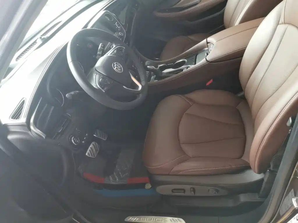 Фото 15 - Buick Envision Plus
