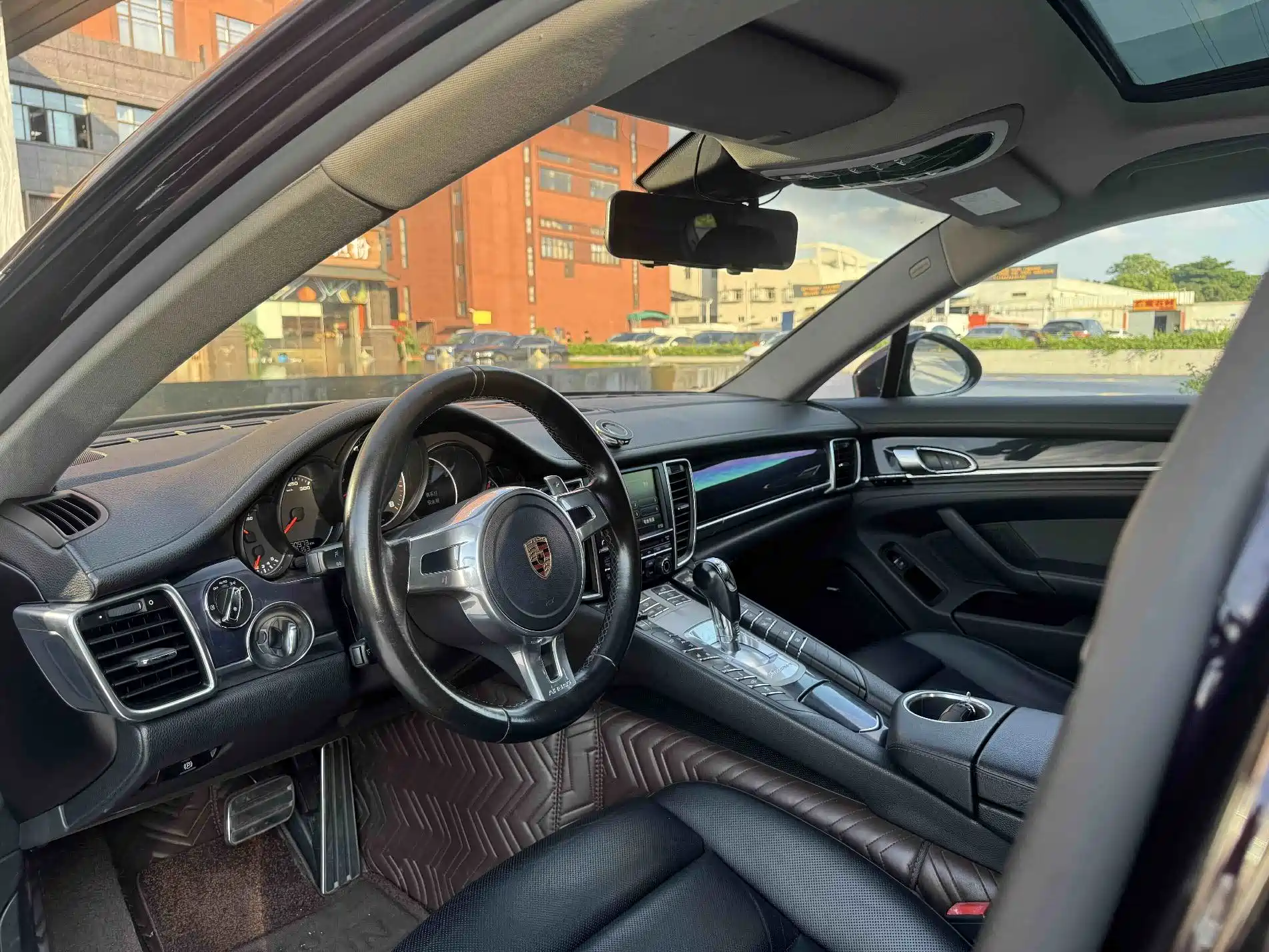 Фото 8 - Porsche Panamera