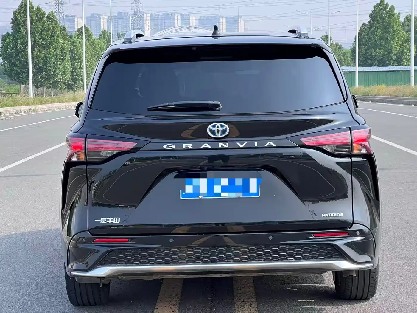 Toyota Granvia 2024 2024 2.5L Hybrid Premium PLUS