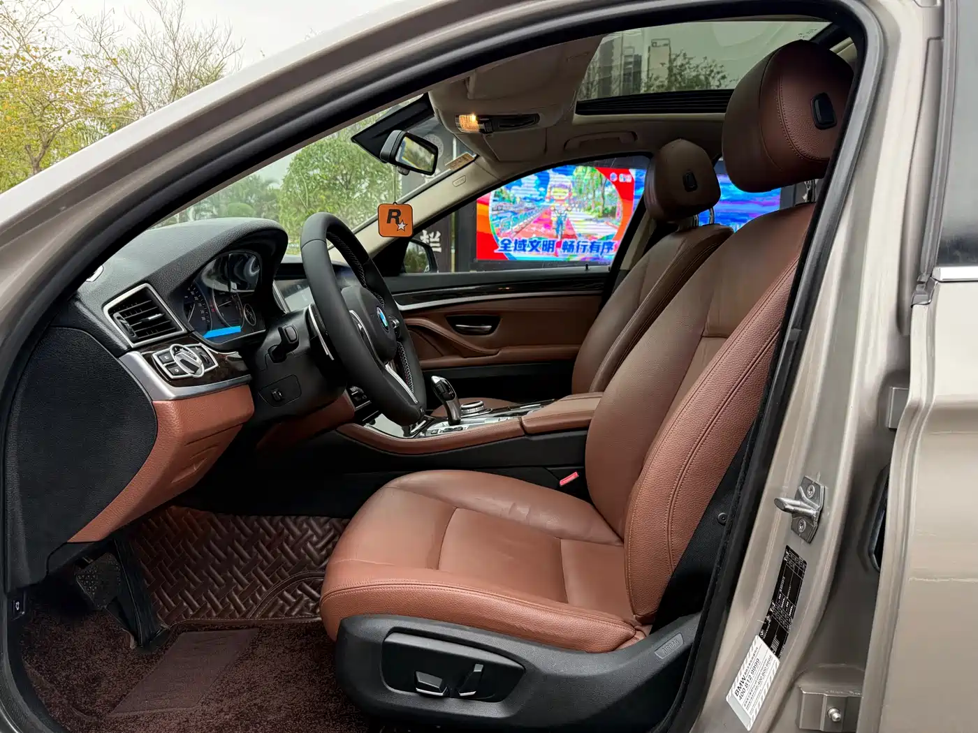 BMW 5 Series 2014 525Li Leading фото 10