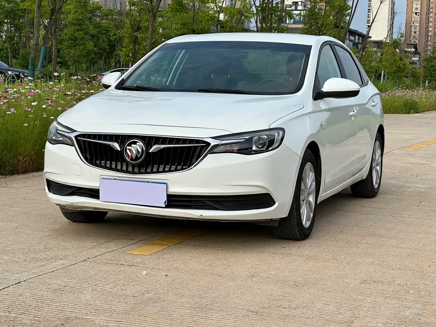 Photo 1 - Buick Excelle