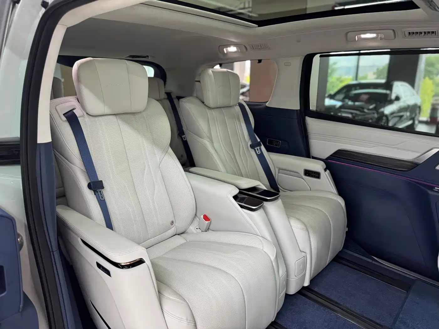 Buick Century 2024 2023 2.0T 7-Seater World Edition