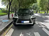 Фото 3 - Lexus LX
