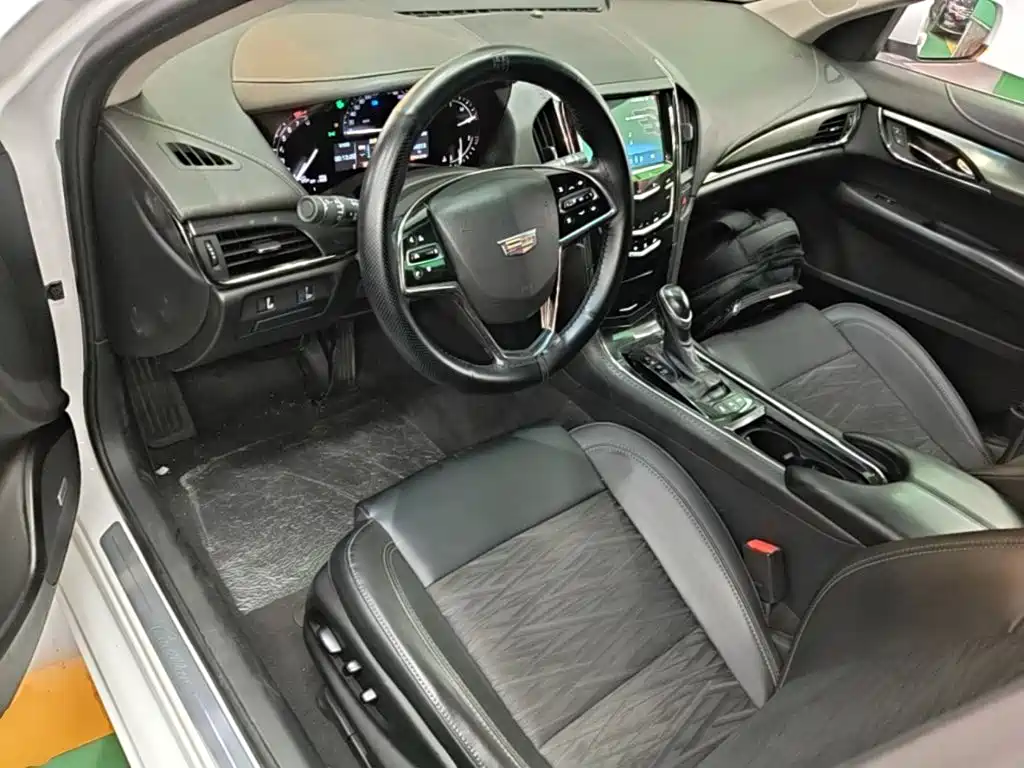 صورة 10 - Cadillac ATS-L