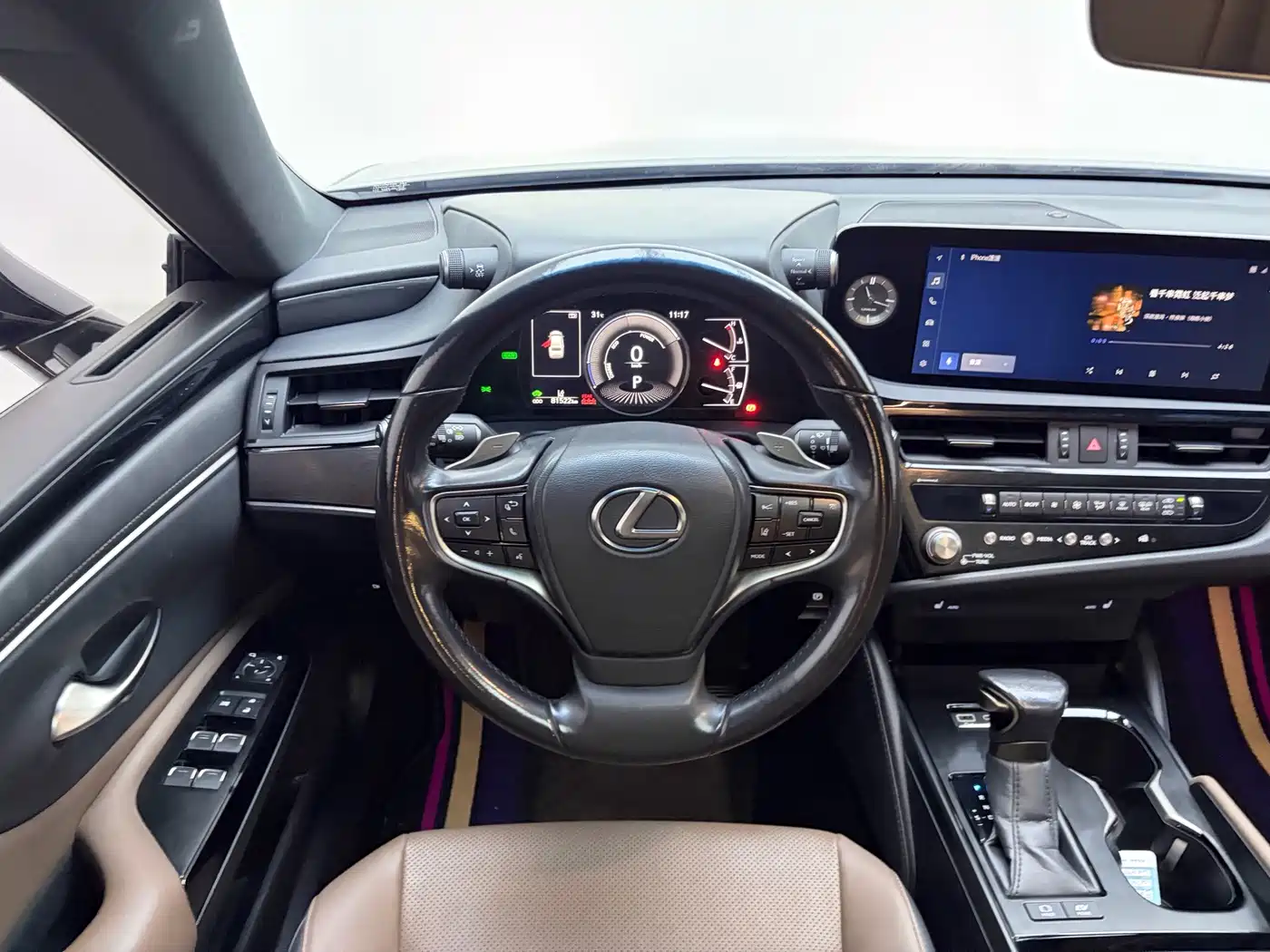 Фото 14 - Lexus ES
