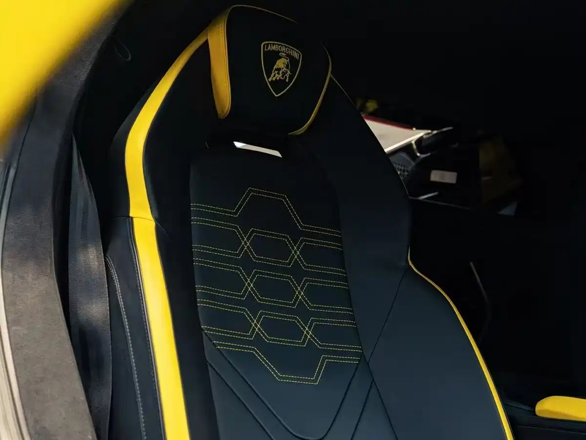 Lamborghini Revuelto 2025 2023 6.5L PHEV Standard