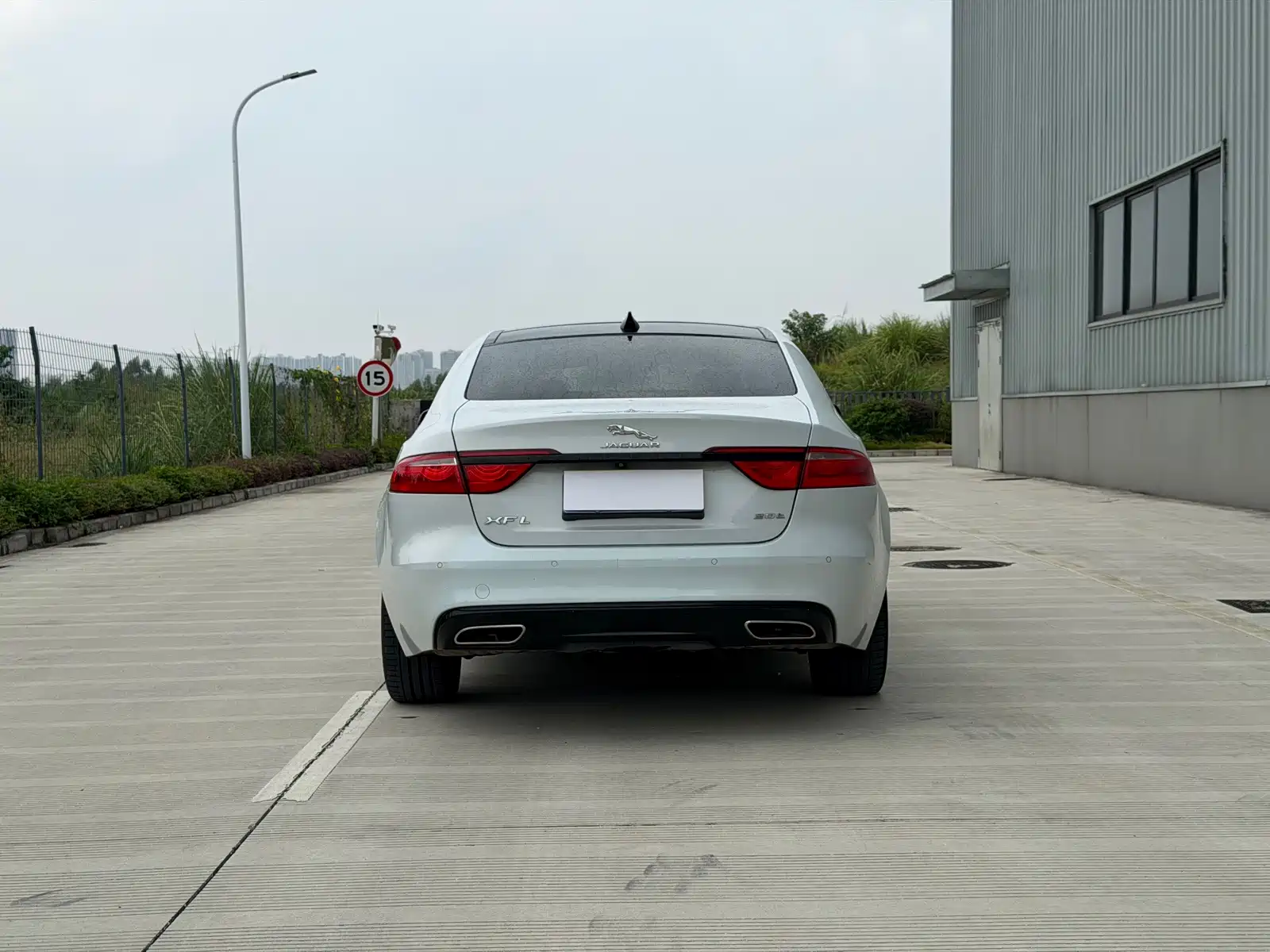 Фото 8 - Jaguar XFL
