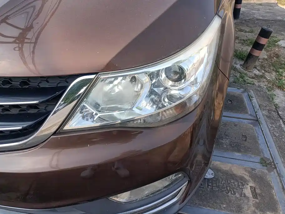 Photo 5 - Baojun 730