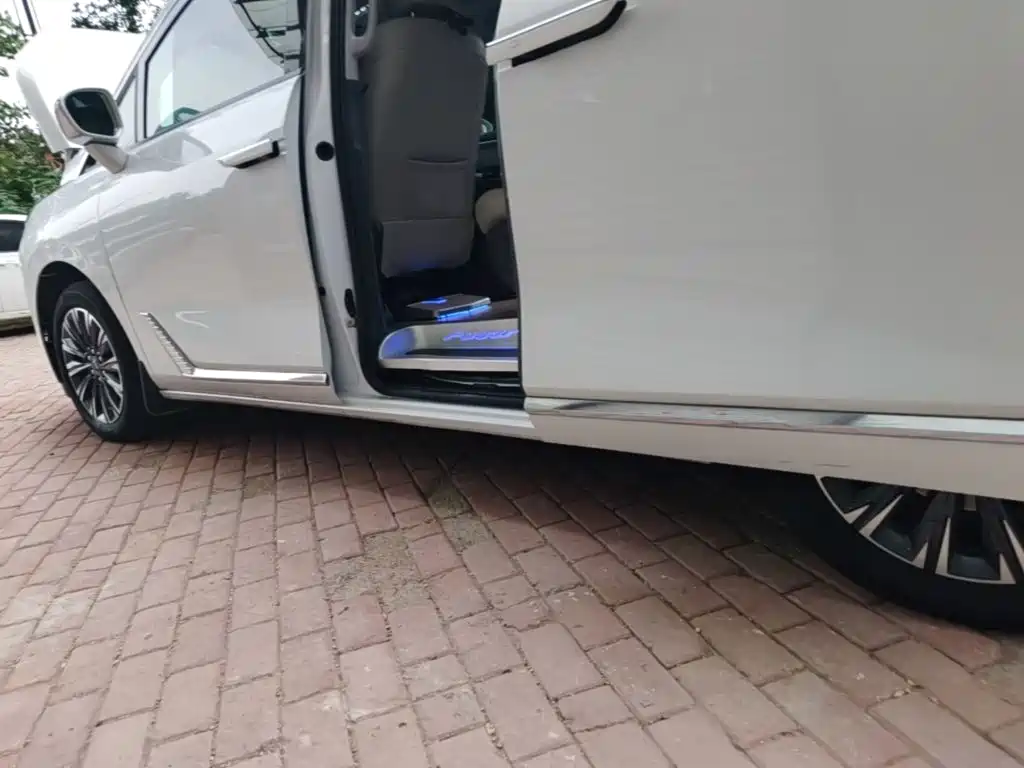 Фото 22 - Buick GL8