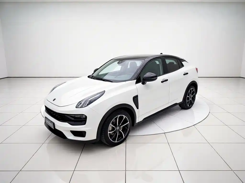 Фото 1 - Lynk & Co 05