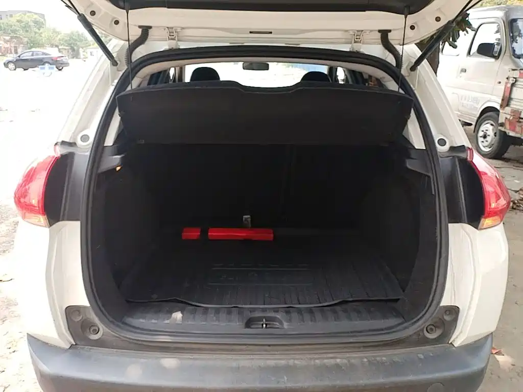 Photo 19 - Peugeot 2008