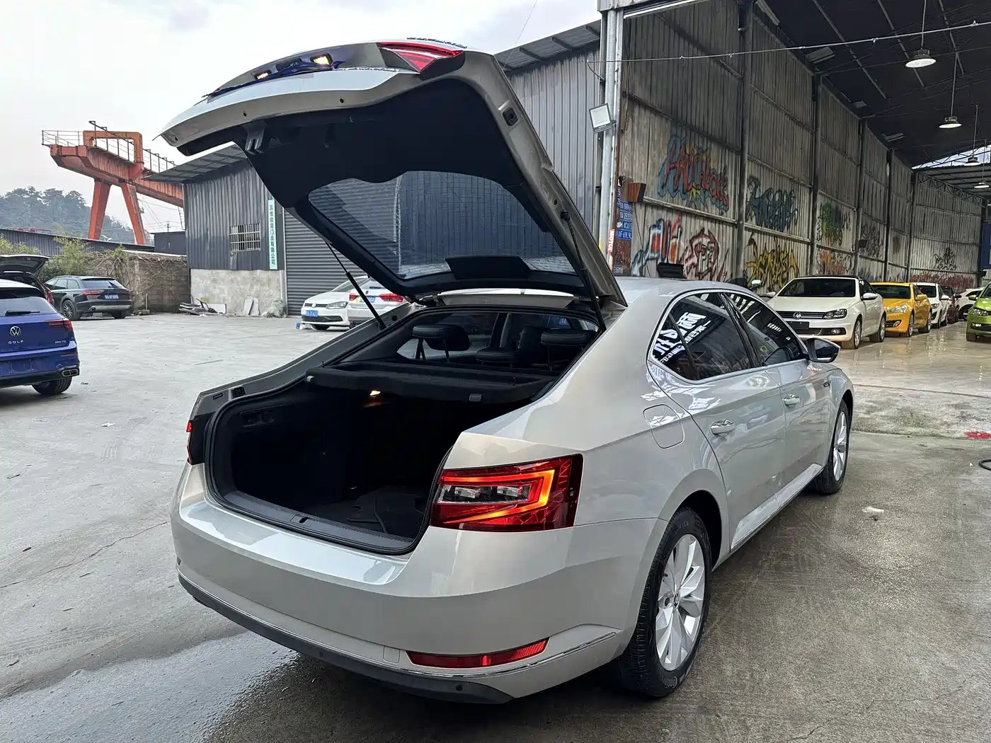 Škoda Superb 2018 TSI330 DSG Comfort Edition China V фото 9