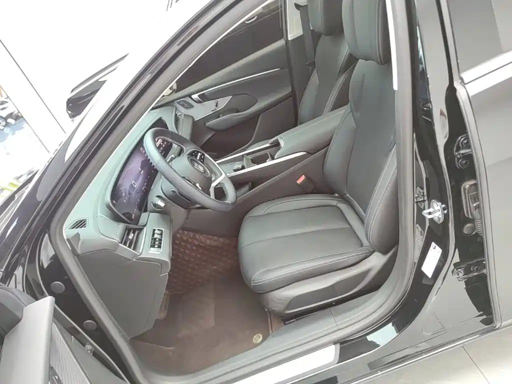Buick LaCrosse 2025 2025 Model 28T Platinum Edition