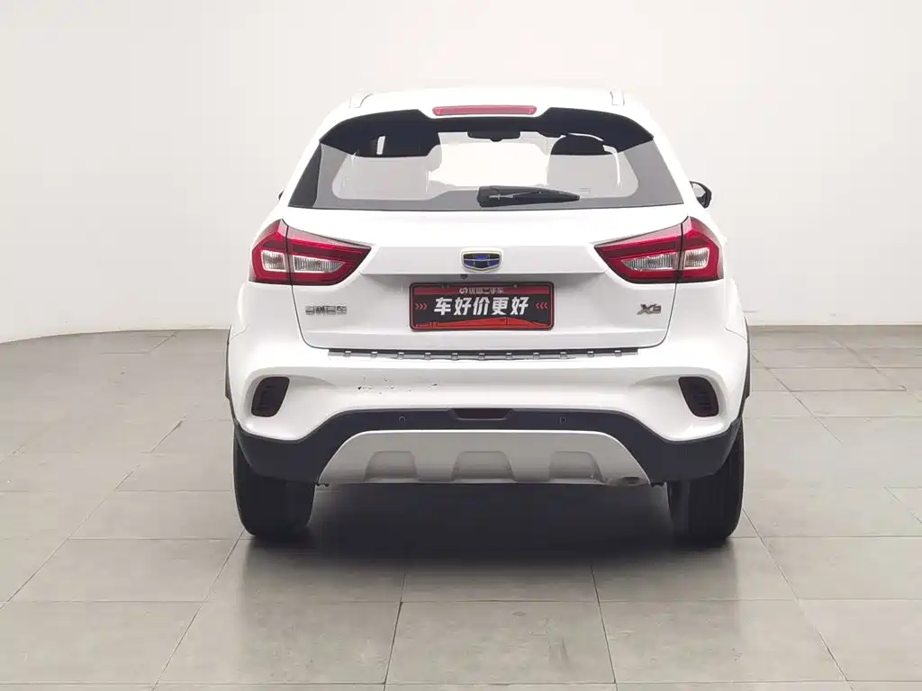 Фото 4 - Geely Vision X3