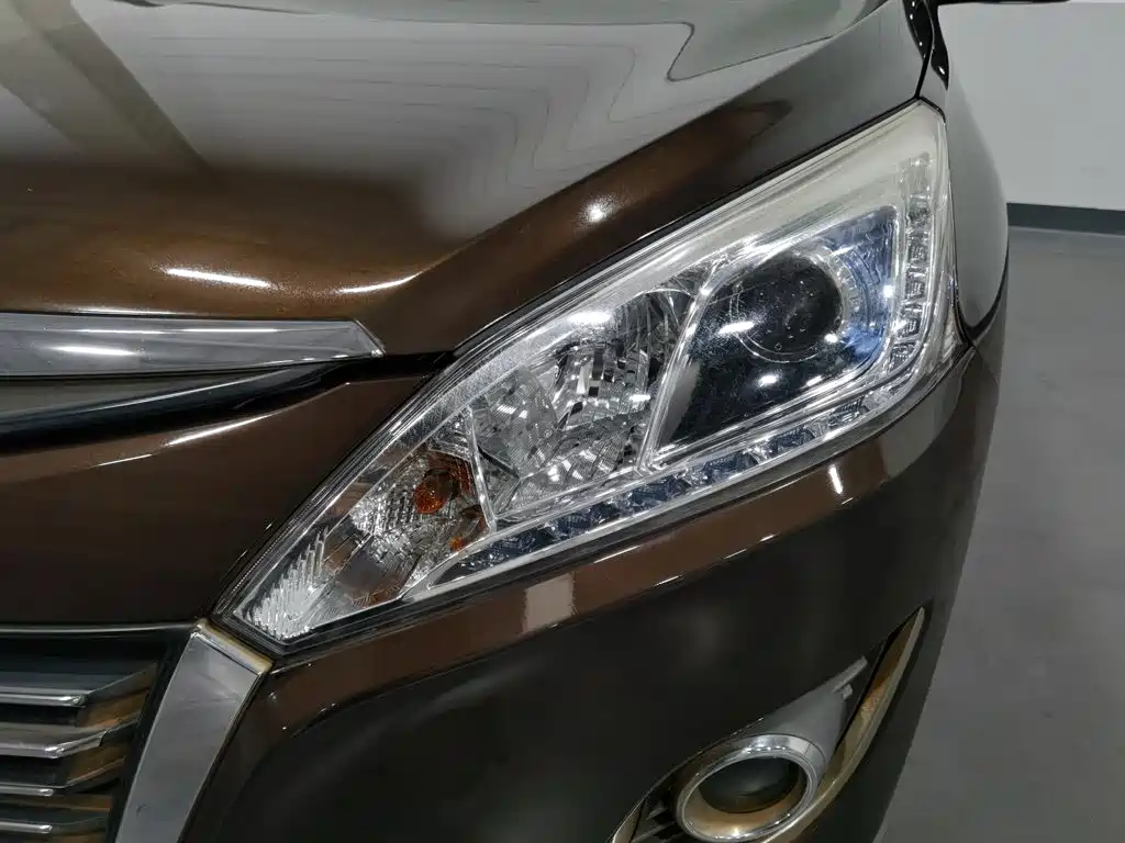 Luxgen U6 SUV 2015 2015 1.8T Fashion Edition