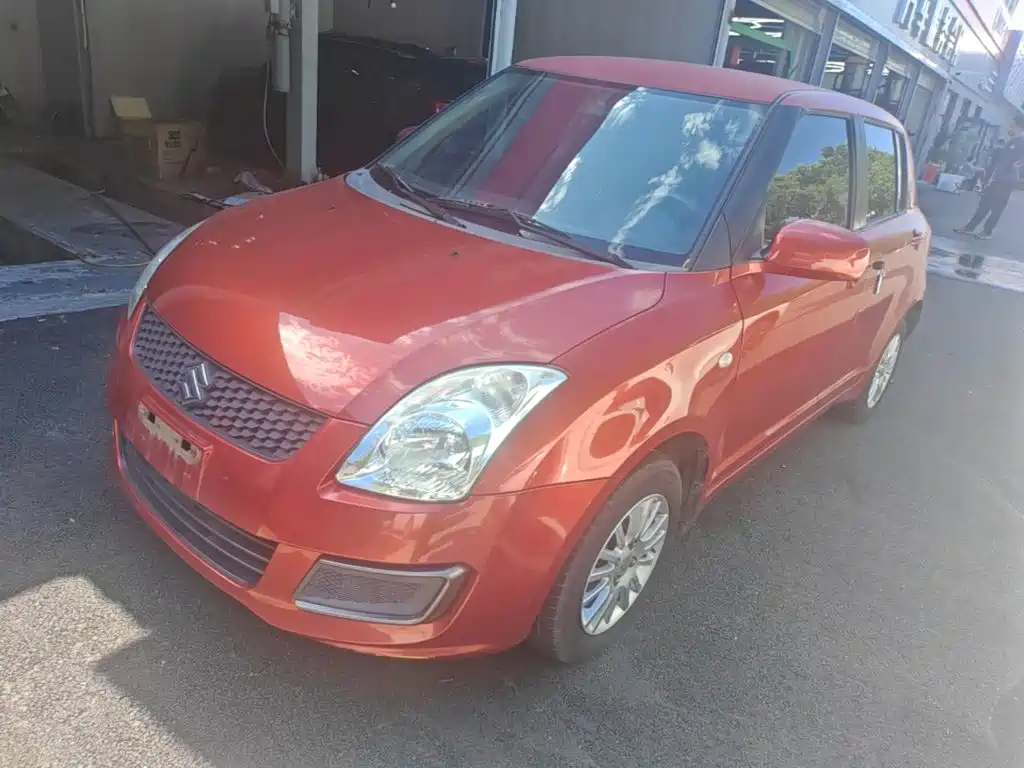 Фото 2 - Suzuki Swift