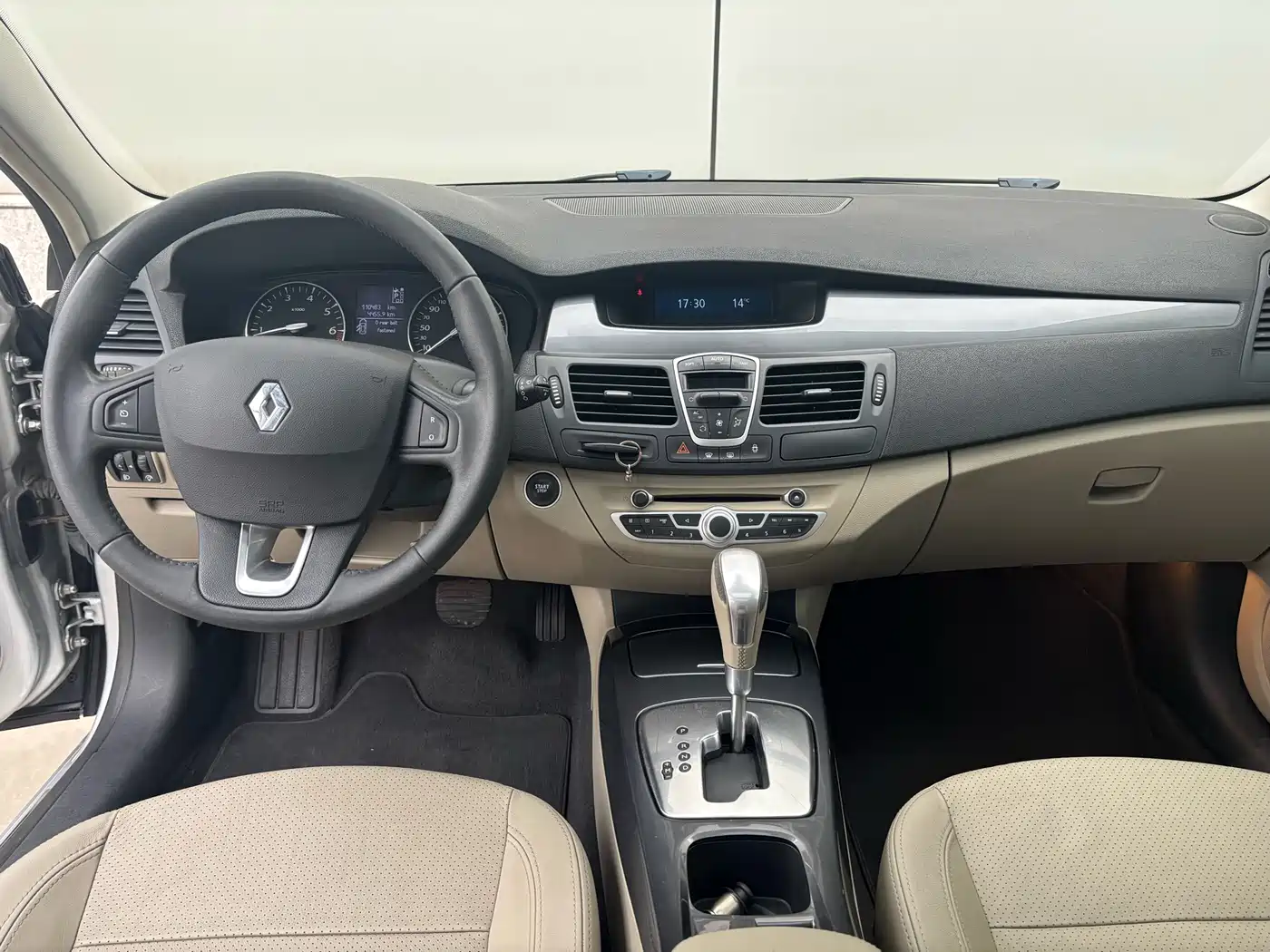 Renault Laguna 2009 2.0T фото 5