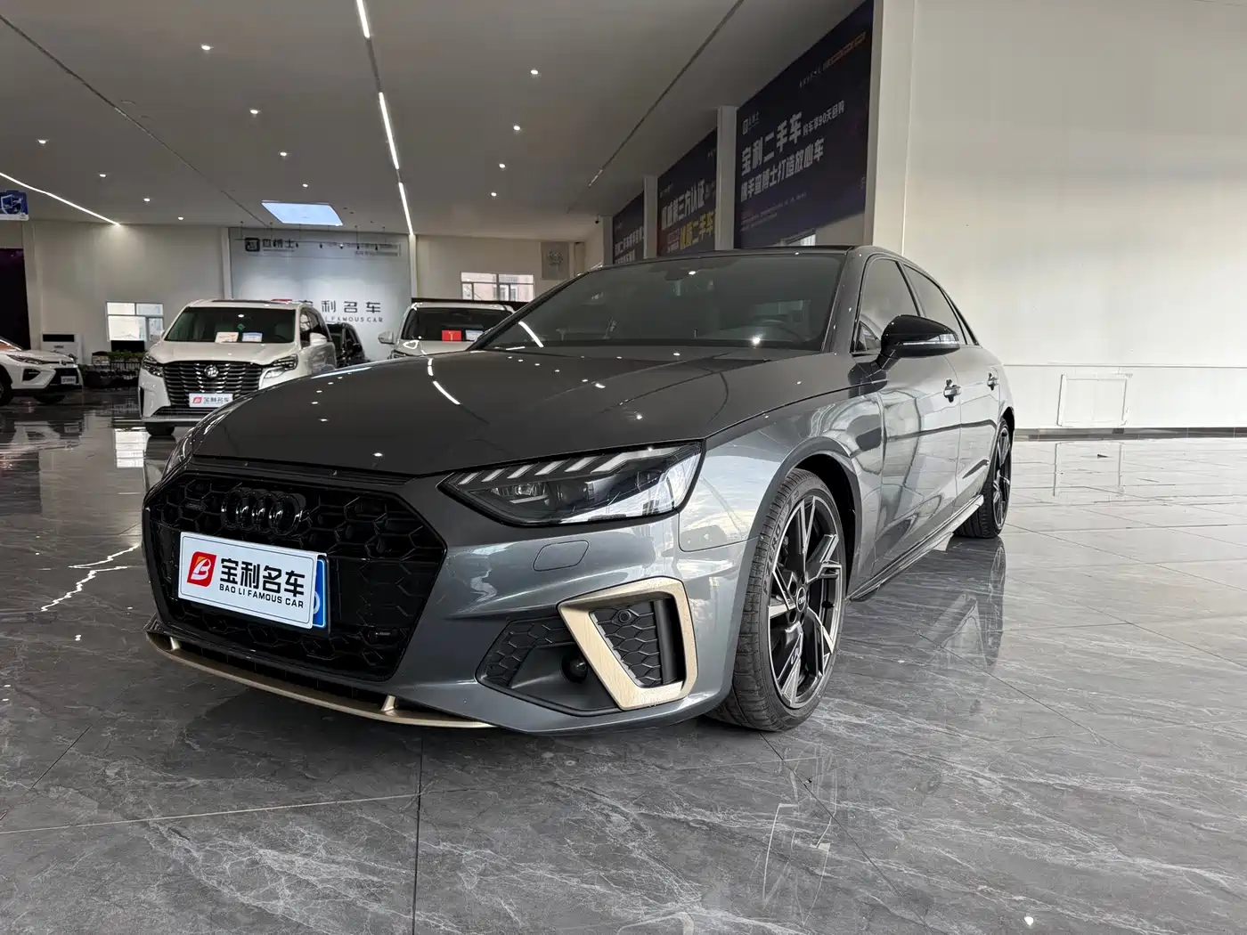Фото 12 - Audi A4L