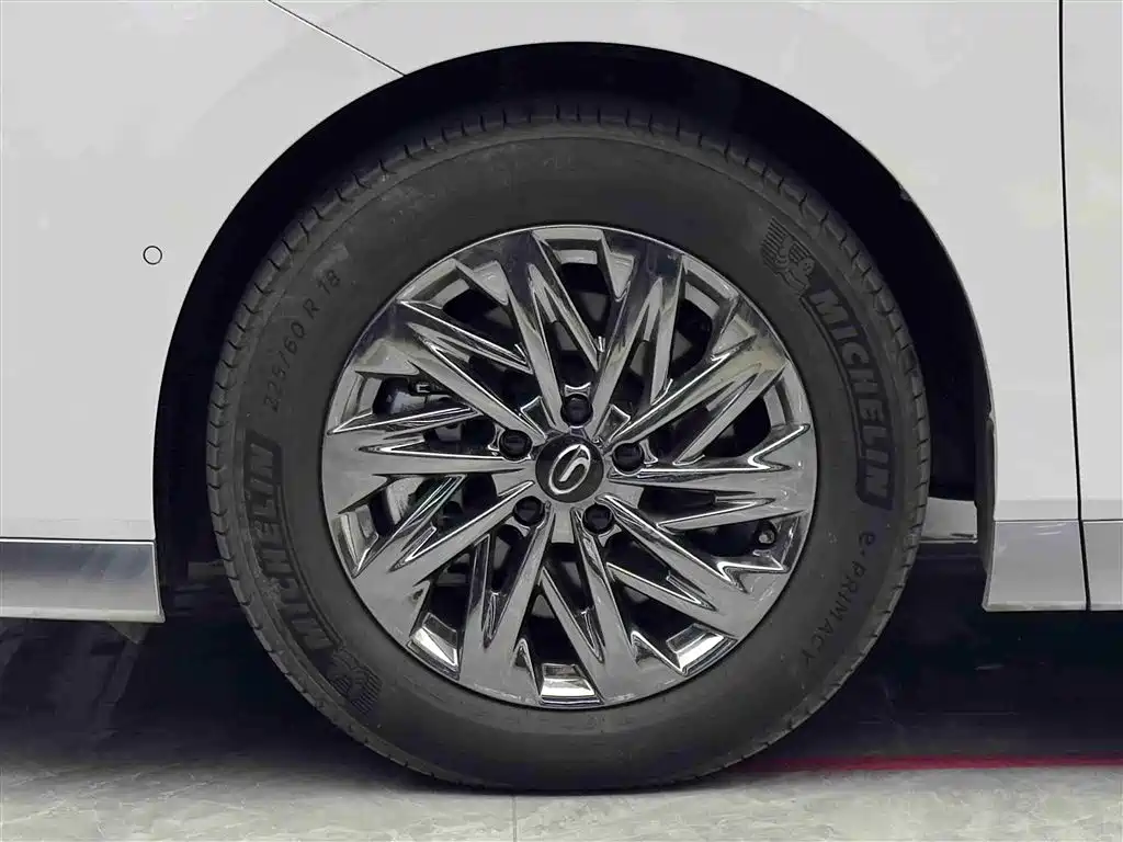 GAC TRUMPCHI YEARNING FOR M8