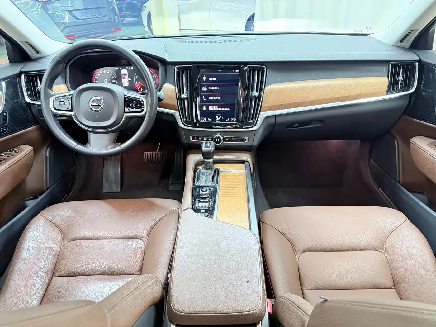 Фото 9 - Volvo S90