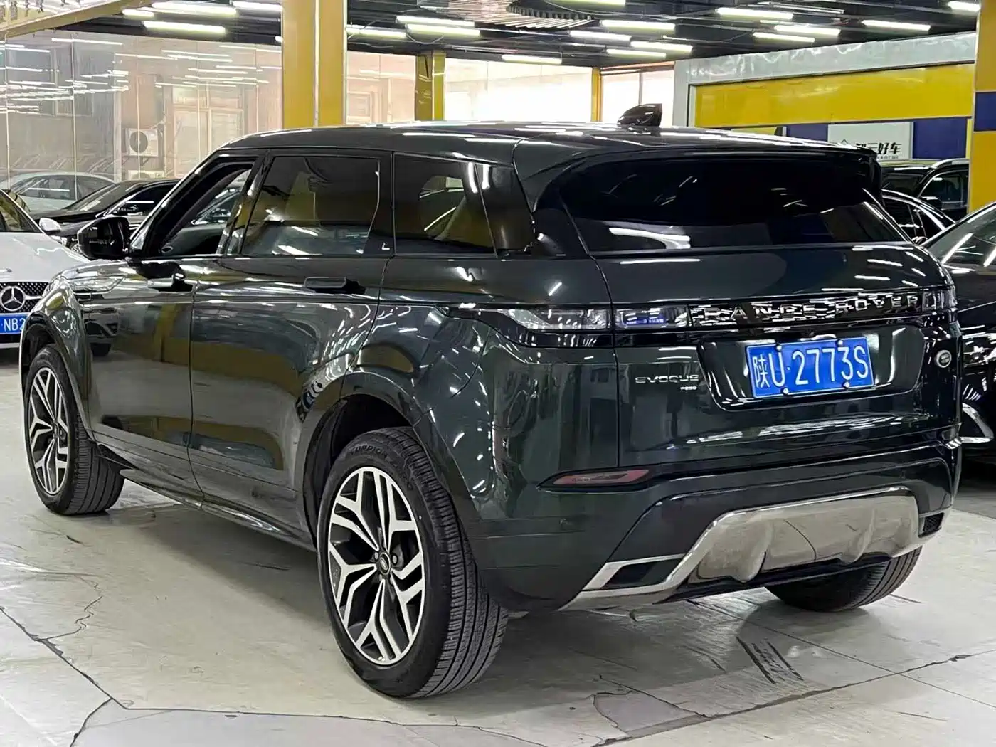 Land Rover Range Rover Evoque 2022 Range Rover Evoque L 249PS R-Dynamic Luxury Edition фото 7
