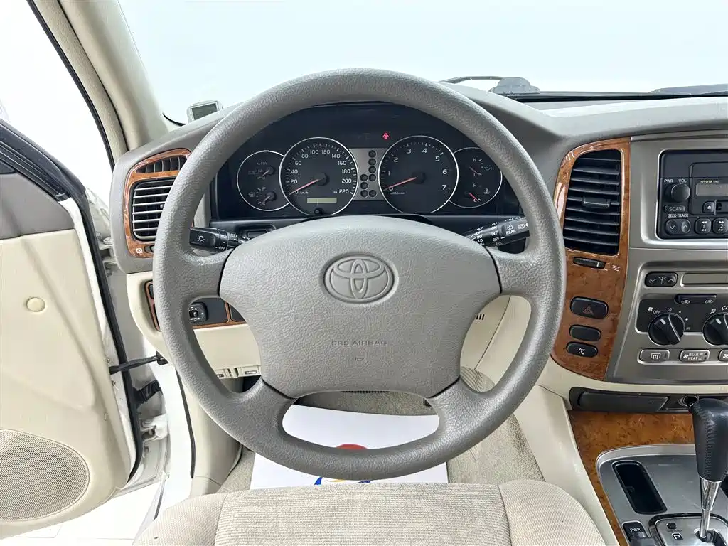 Toyota Land Cruiser 2005 Model 4.7L Automatic GX-R Luxury DVD Edition фото 16