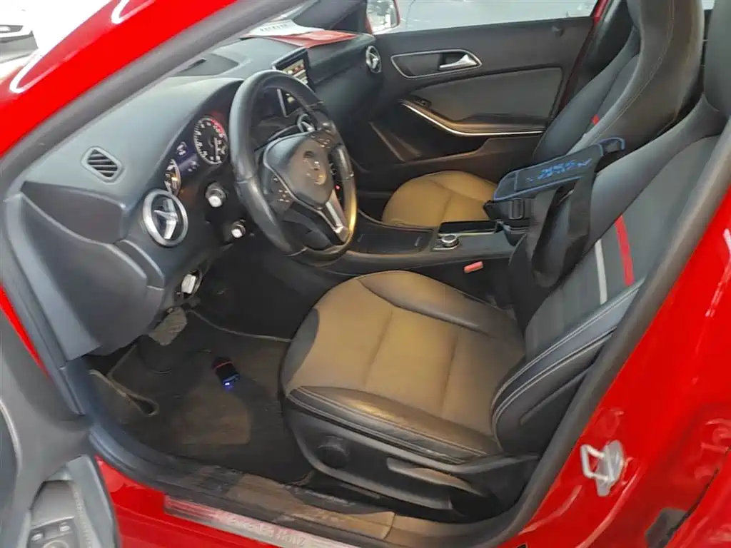 Mercedes-Benz A-Class (Import) 2015 A 180 Standard фото 15