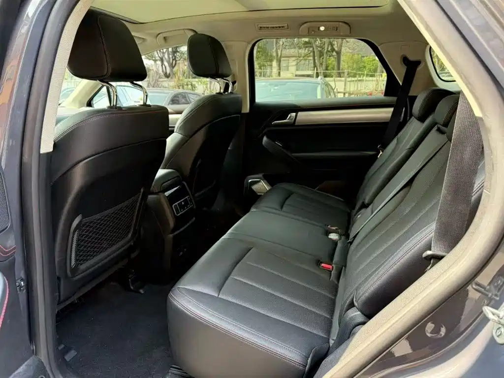 BYD Tang New Energy 2018 DM 2.0T AWD Smart Connection Enjoy Edition 7-Seater China V фото 5