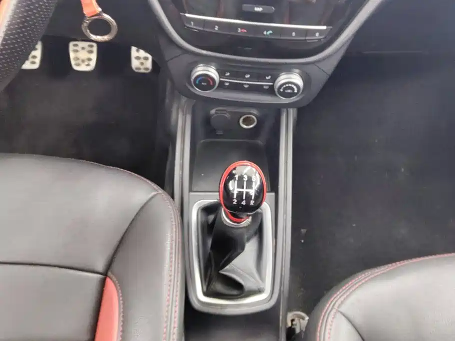 Фото 16 - Haval H1