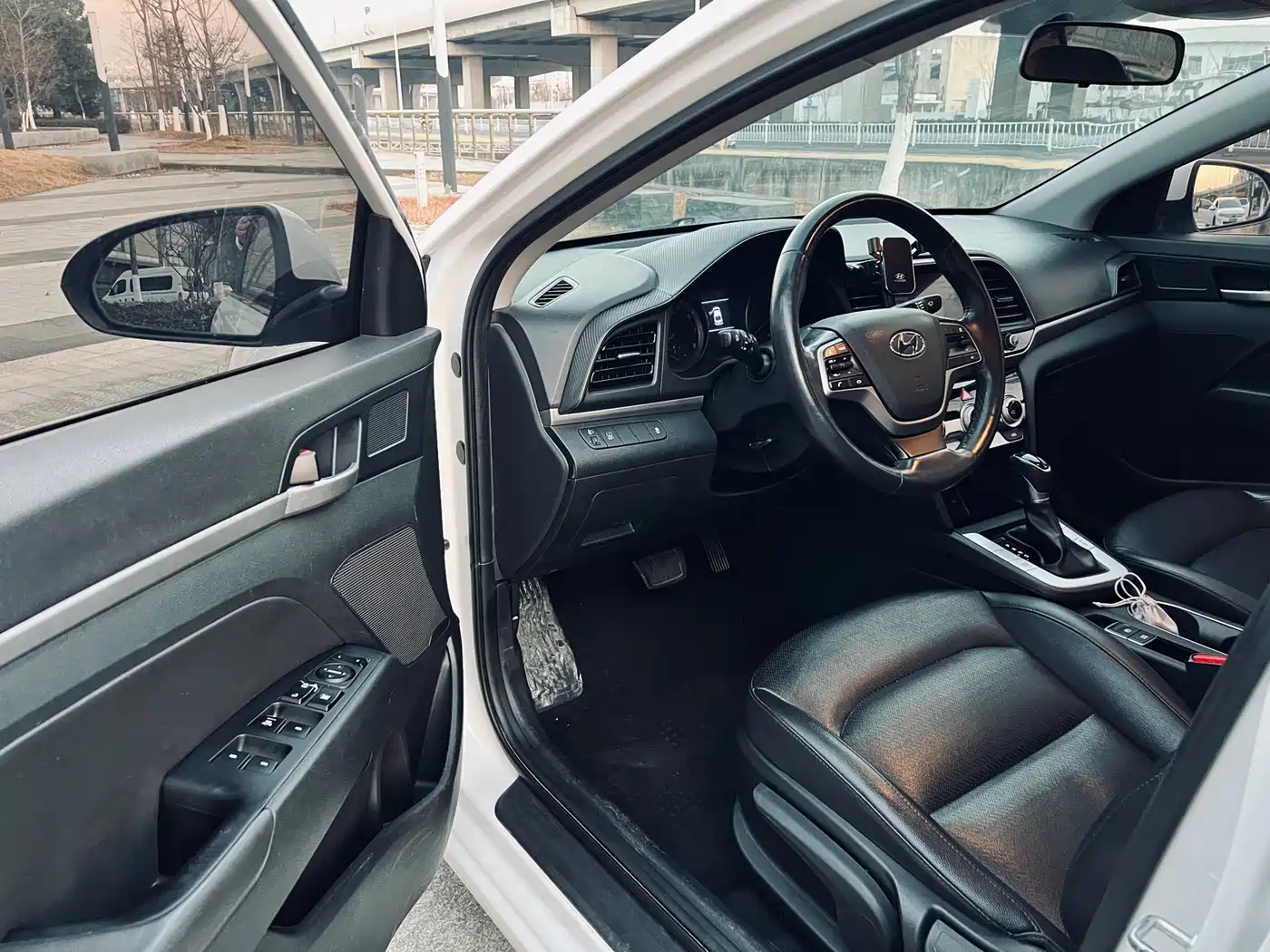 Hyundai Elantra 2019 1.5L CVT Smart Elite фото 13