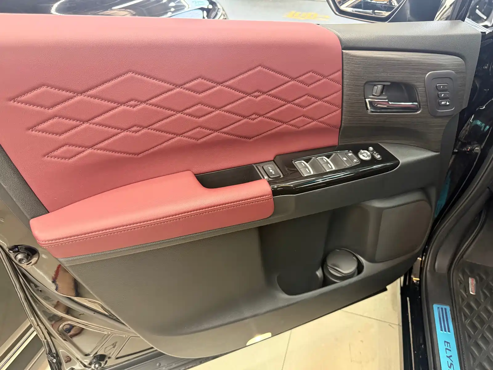 Фото 7 - Honda Elysion