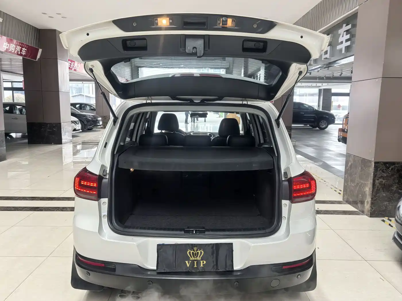Фото 8 - Volkswagen Tiguan
