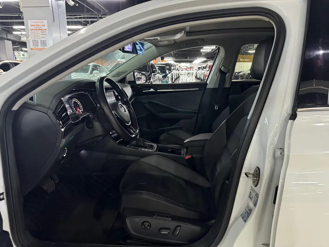 Volkswagen Sagitar 2019 280TSI DSG Luxury Edition China VI фото 4