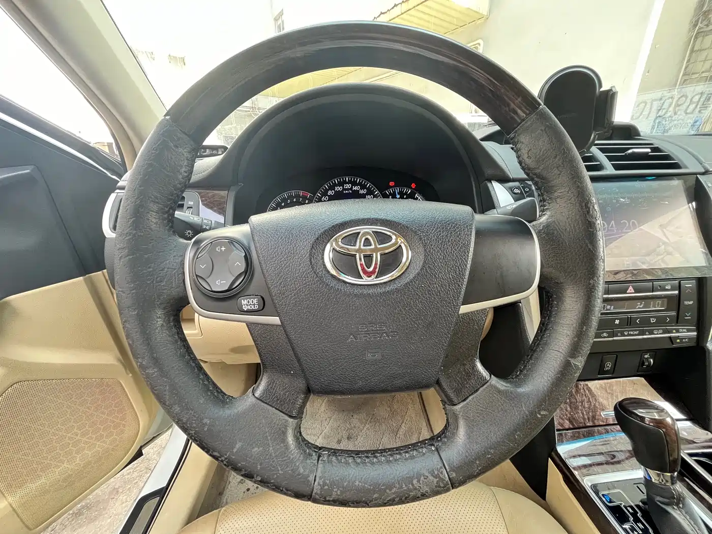 Toyota Camry 2016 2.0G 10th Anniversary Leading Edition фото 11