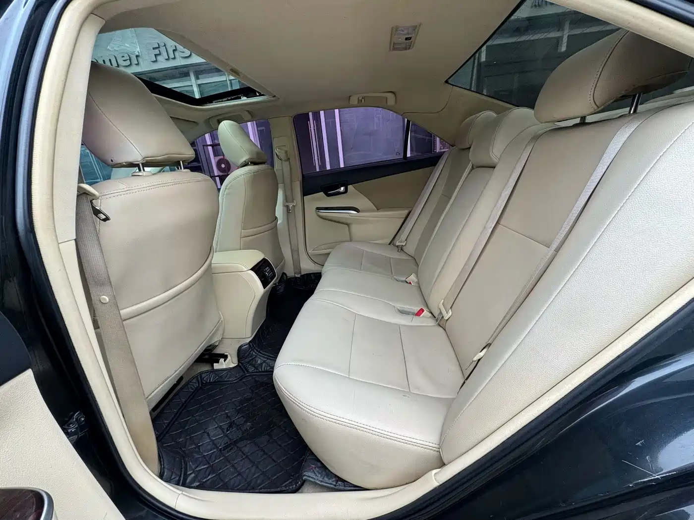 Toyota Camry 2016 2.0E 10th Anniversary Elite Edition фото 9