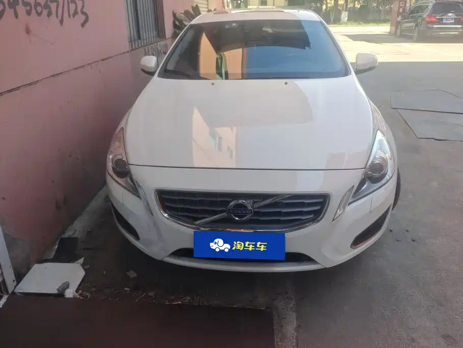 Volvo S60 (Import) 2013 2013 Model T5 Comfort Edition