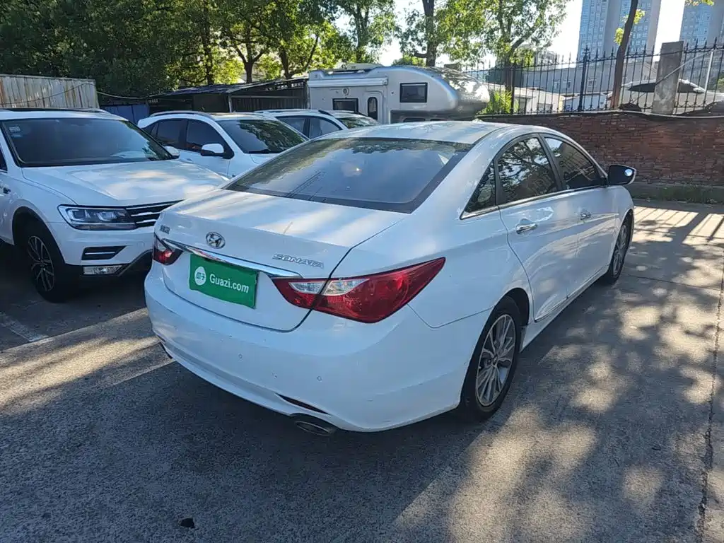 Фото 7 - Hyundai Sonata