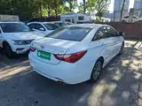 Photo 7 - Hyundai Sonata