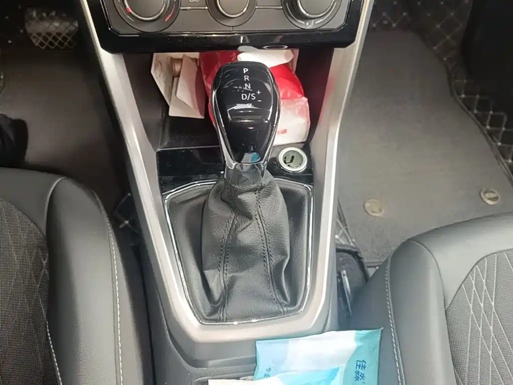 Volkswagen T-Cross 2019 1.5L Automatic Comfort Edition фото 14