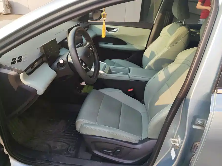Фото 9 - Roewe D6