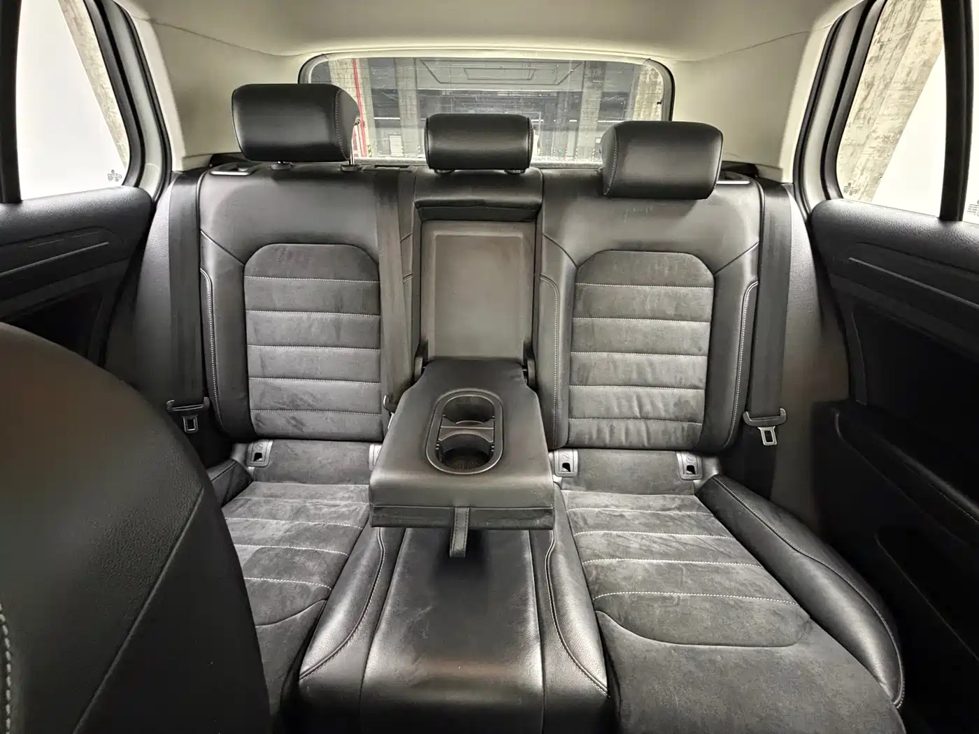 Volkswagen Golf 2020 Beloved Edition 280TSI DSG Luxury фото 15