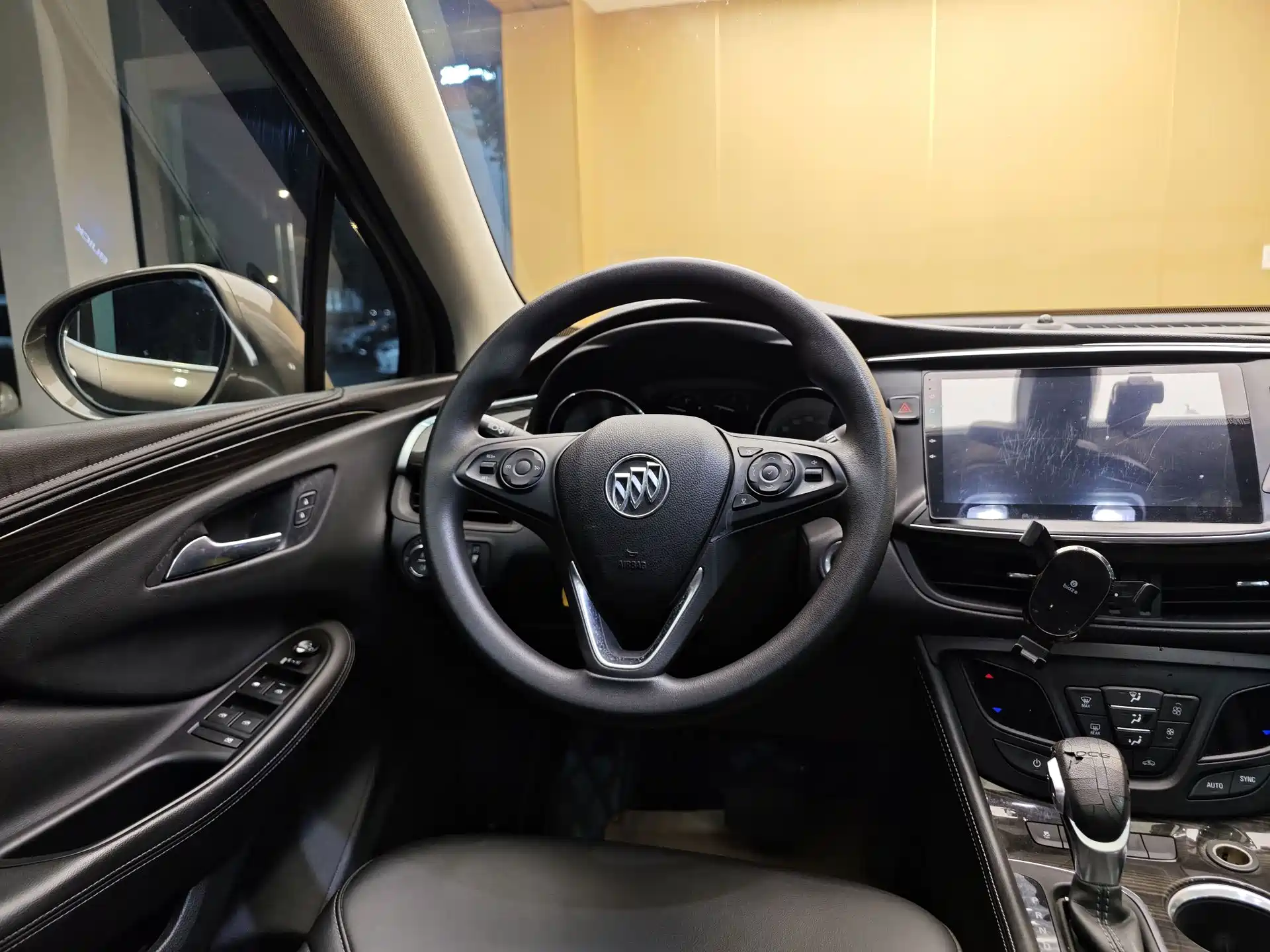 Фото 14 - Buick Envision Plus