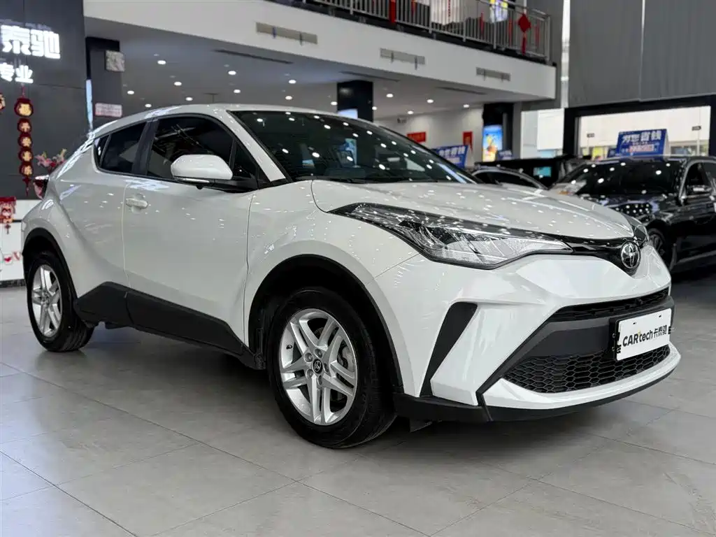 Toyota C-HR 2021 2.0L Comfort Edition фото 3