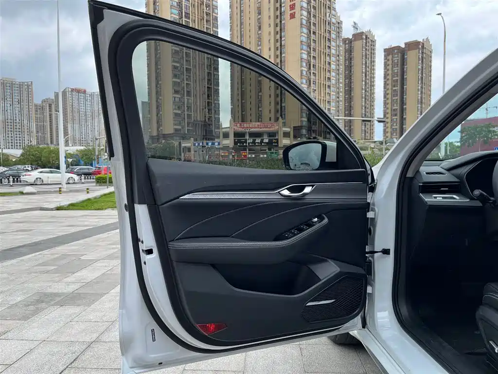 GEELY AUTOMOBILE XINGRUI