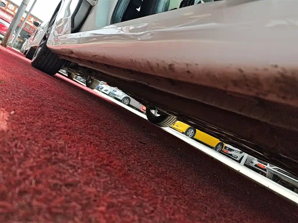 Фото 21 - Roewe i6 MAX