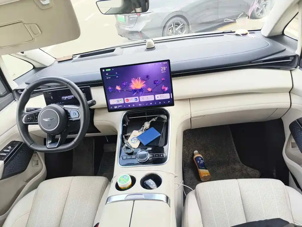 Geely Galaxy Galaxy V900 2026 2026 Model Base Version 8-Seater